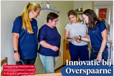 Foto van krant met tekst 'Innovatie bij Overspaarne'